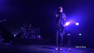 Video thumbnail of "Oscar and the Wolf - Somebody Wants You (live 2015)"