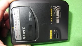 SONY 1994年 カセットウォークマン WM-FX303 - YouTube
