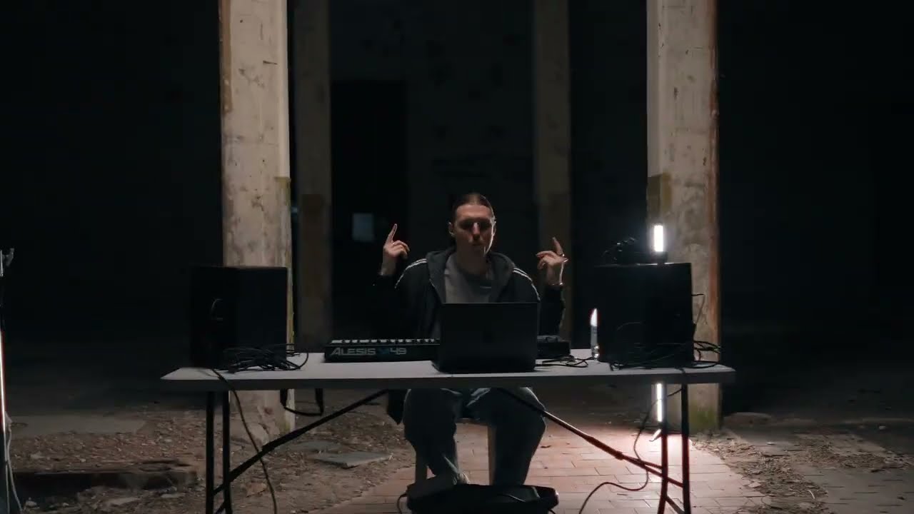 Siimi - Work (Official Visualiser) - YouTube