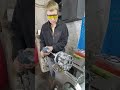 なぜ車のエアコンのコンプレッサーはこんなに奇妙な動作をするのでしょうか?