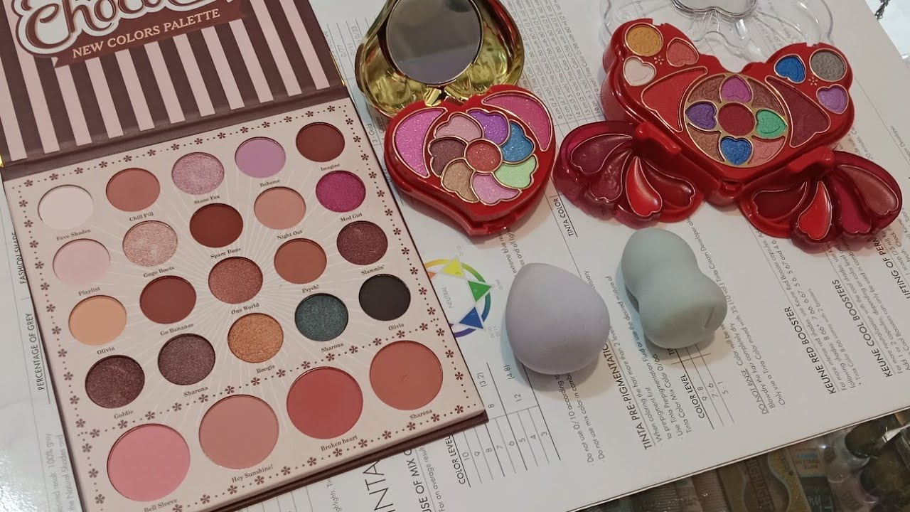 Распаковка последних наборов детской косметики.