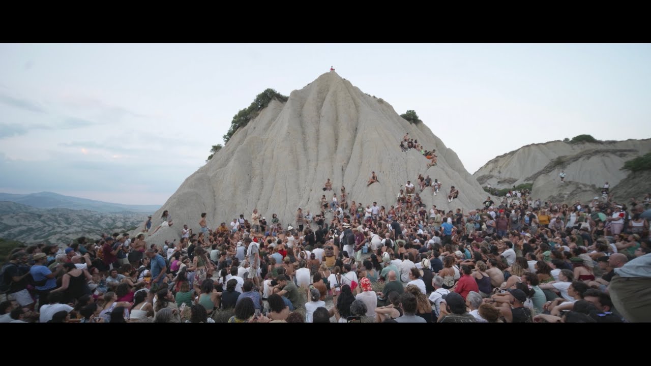 La luna e i calanchi 2024