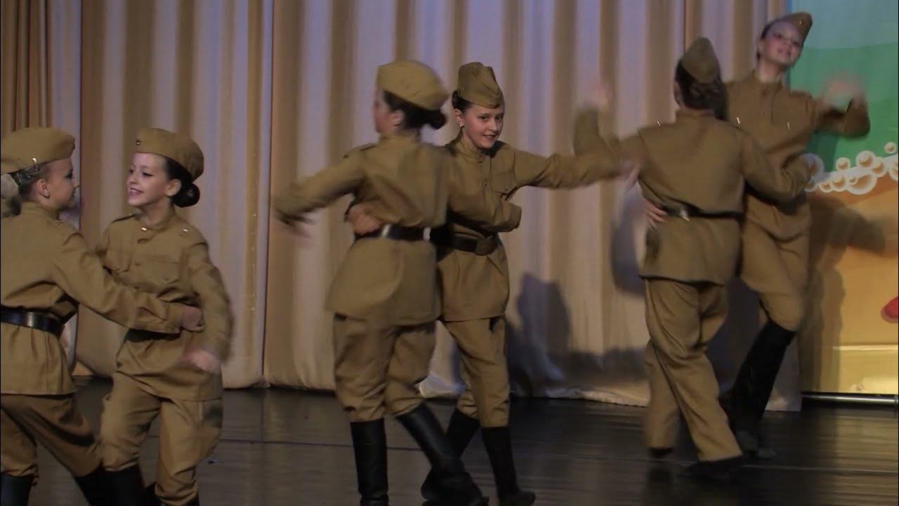 Песня дети войны танец. Военные танцы. Смуглянка танец. Военный танец видео. Смуглянка дуэт танец.