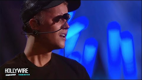Justin Bieber Breaks Down During VMA Performance! (VIDEO) | Hollywire
