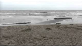 Monsterwellen zerstören Brücke in Niendorf Ostsee