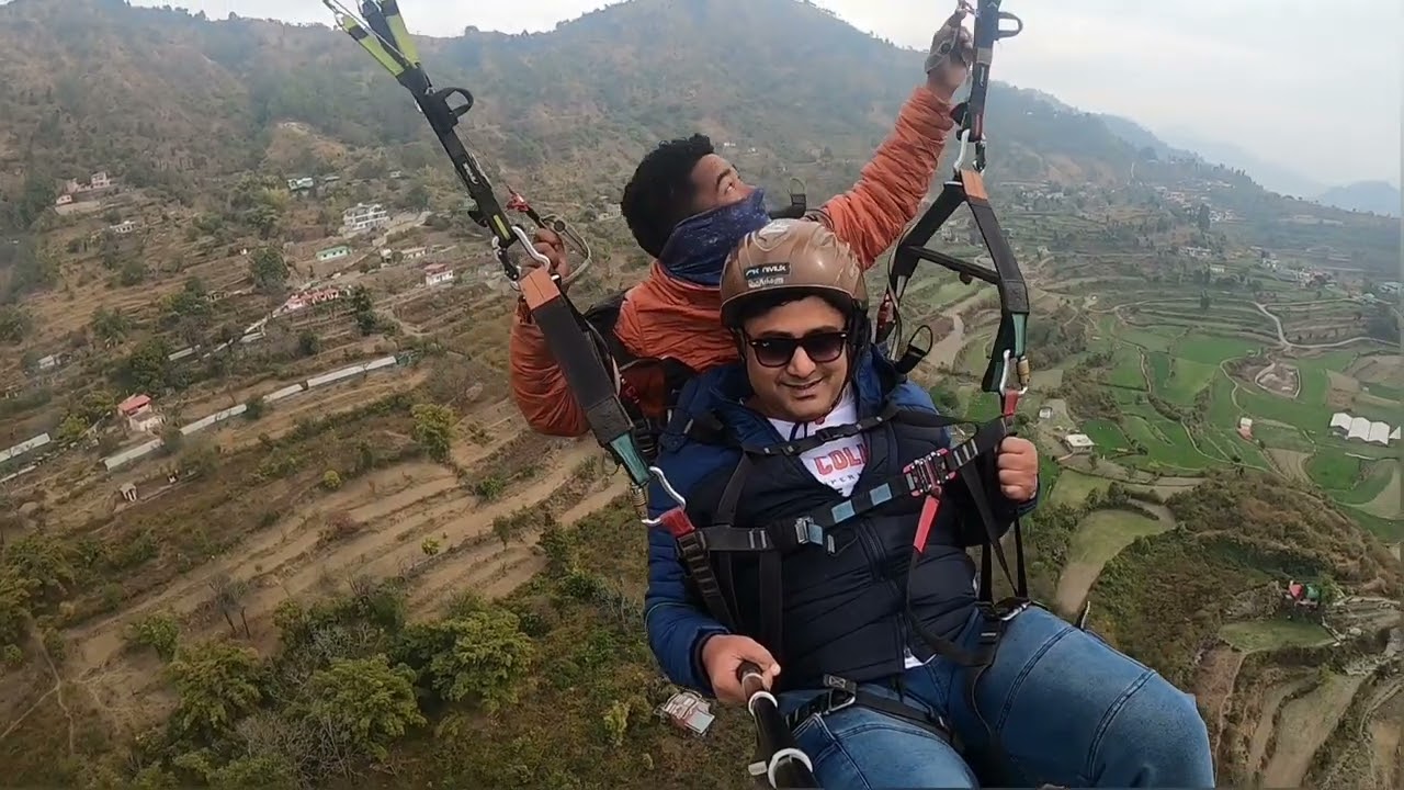 “Bhai, land kara de!” 😄When adventure turns into pure comedy at 1000 feet above ground!