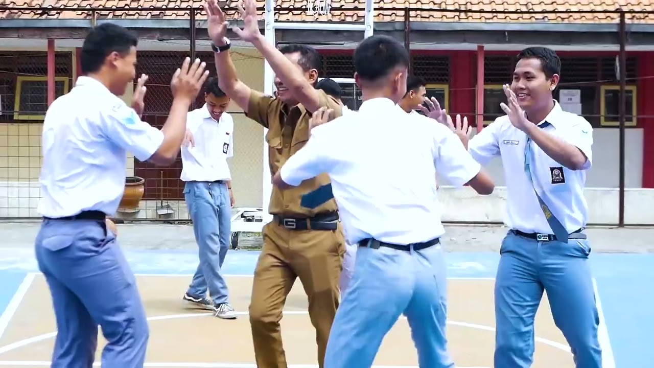 Aku Tetap Cinta - Persembahan Dari Kepala Sekolah Untuk Siswa Kelas XII SMK Bhakti Praja Adiwerna