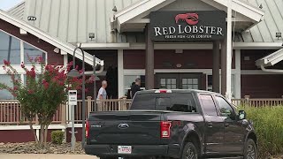 Red Lobster employee talks about how he found out about closing