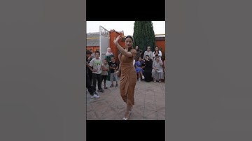 Красавица чеченка танцует! #ловзар #shorts
