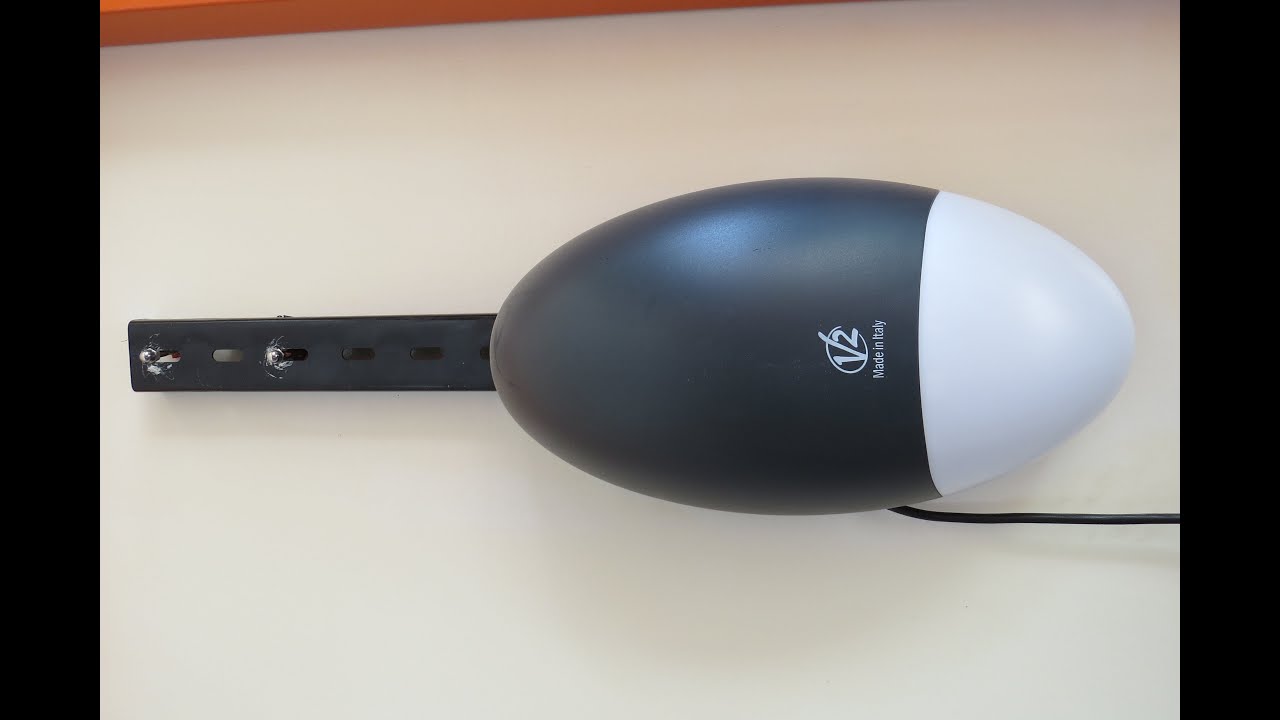 Étape d’installation du moteur V2 pour porte sectionnel