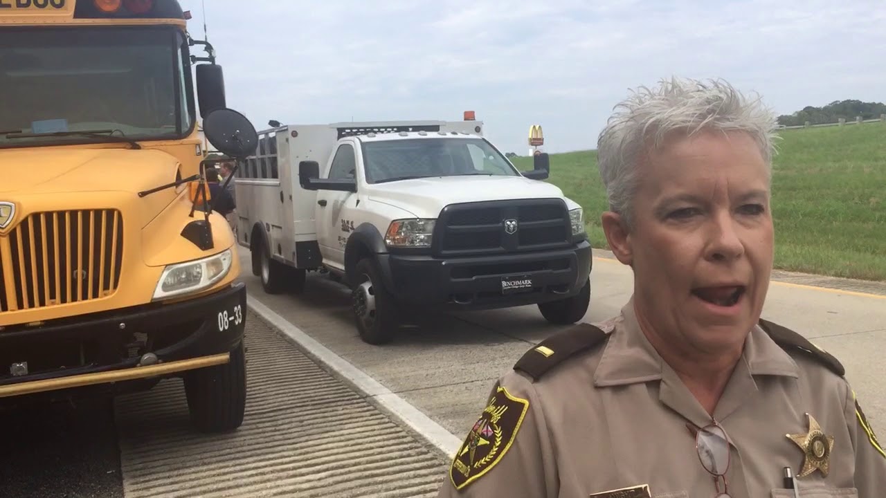 Stolen school bus chase - YouTube