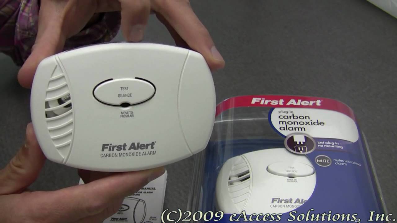 First Alert CO600 Plug-In Carbon Monoxide Detector - Carbon Monoxide  Detectors 