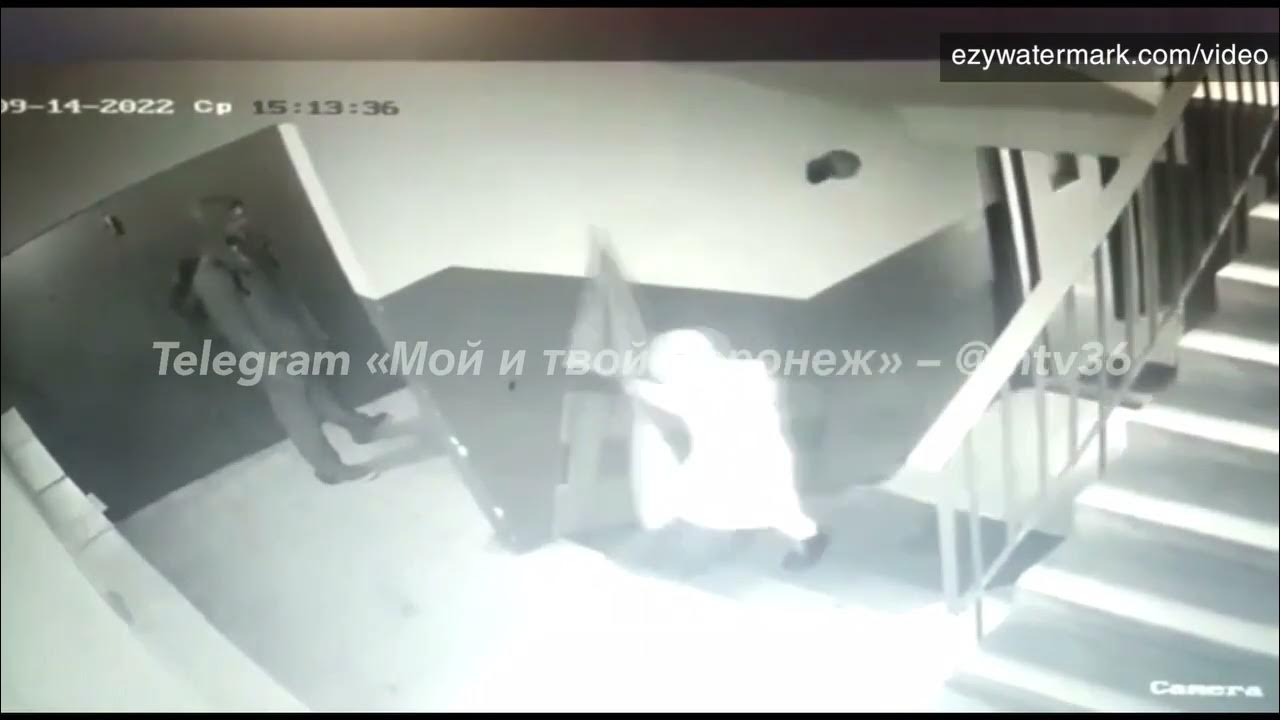 Мужчина напал на девочку в подъезде