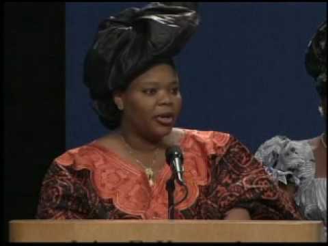 Leymah Gbowee accepts 2009 JFK Profile in Courage Award