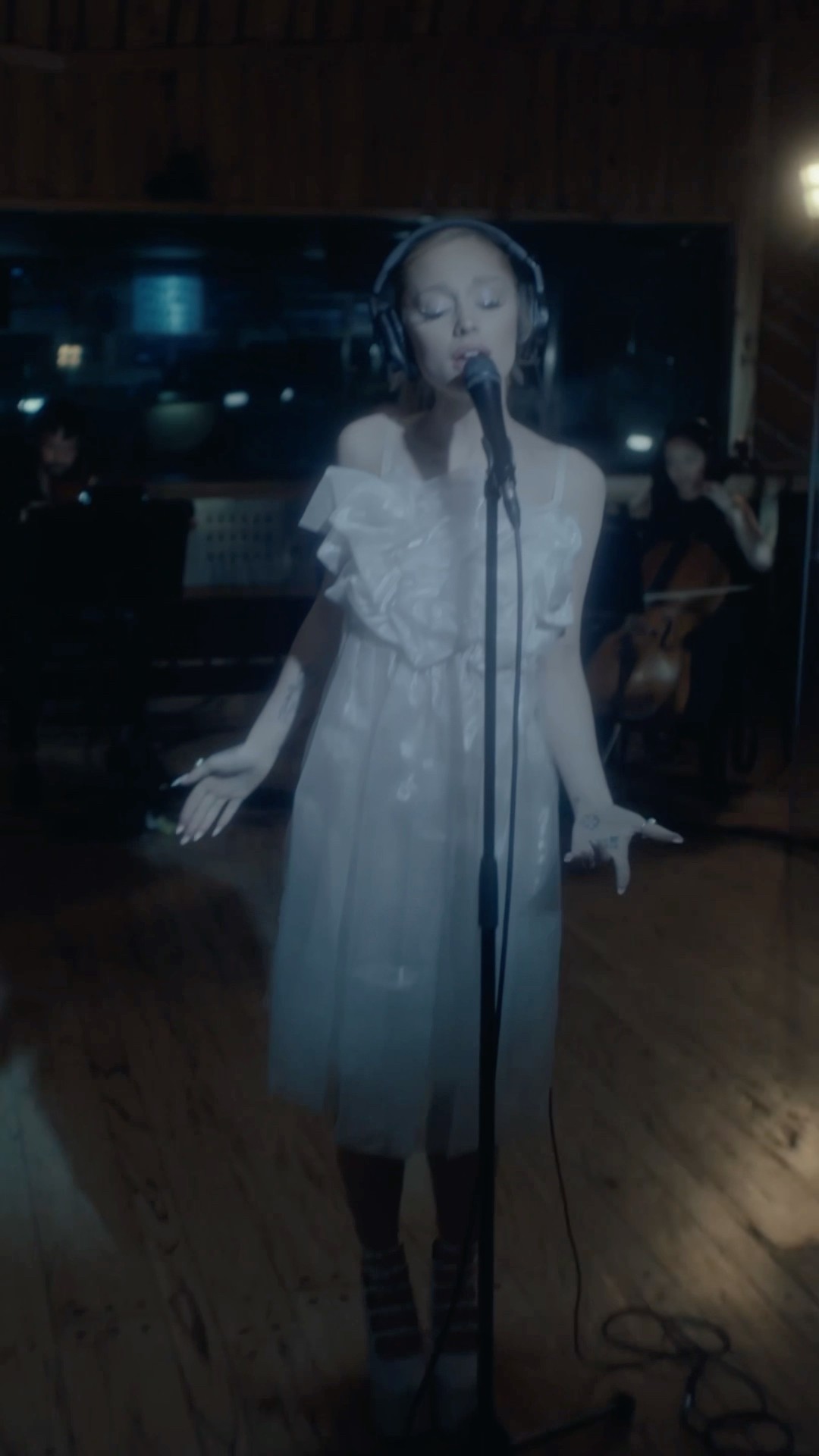 don’t wanna breakup again (live version) ♡ ♾️