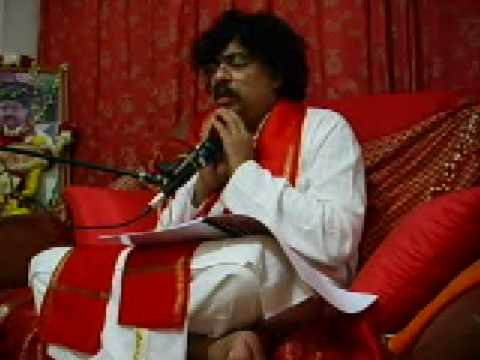 Shri Shri Nimishananda Guruji singing a bhajan