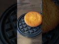 カスタードケーキをワッフルメーカーに入れました!!!!