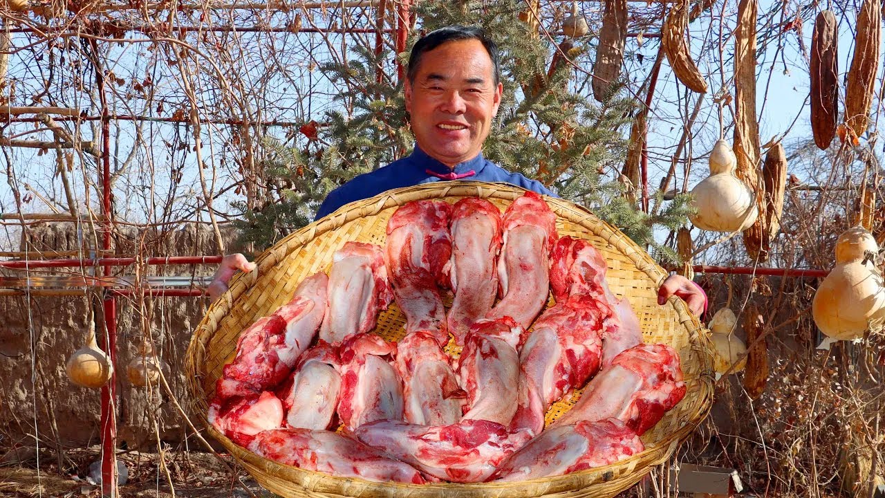 15 Pig Tongues Cooked to Perfection in This Crispy Oil-Sizzled Masterpiece!