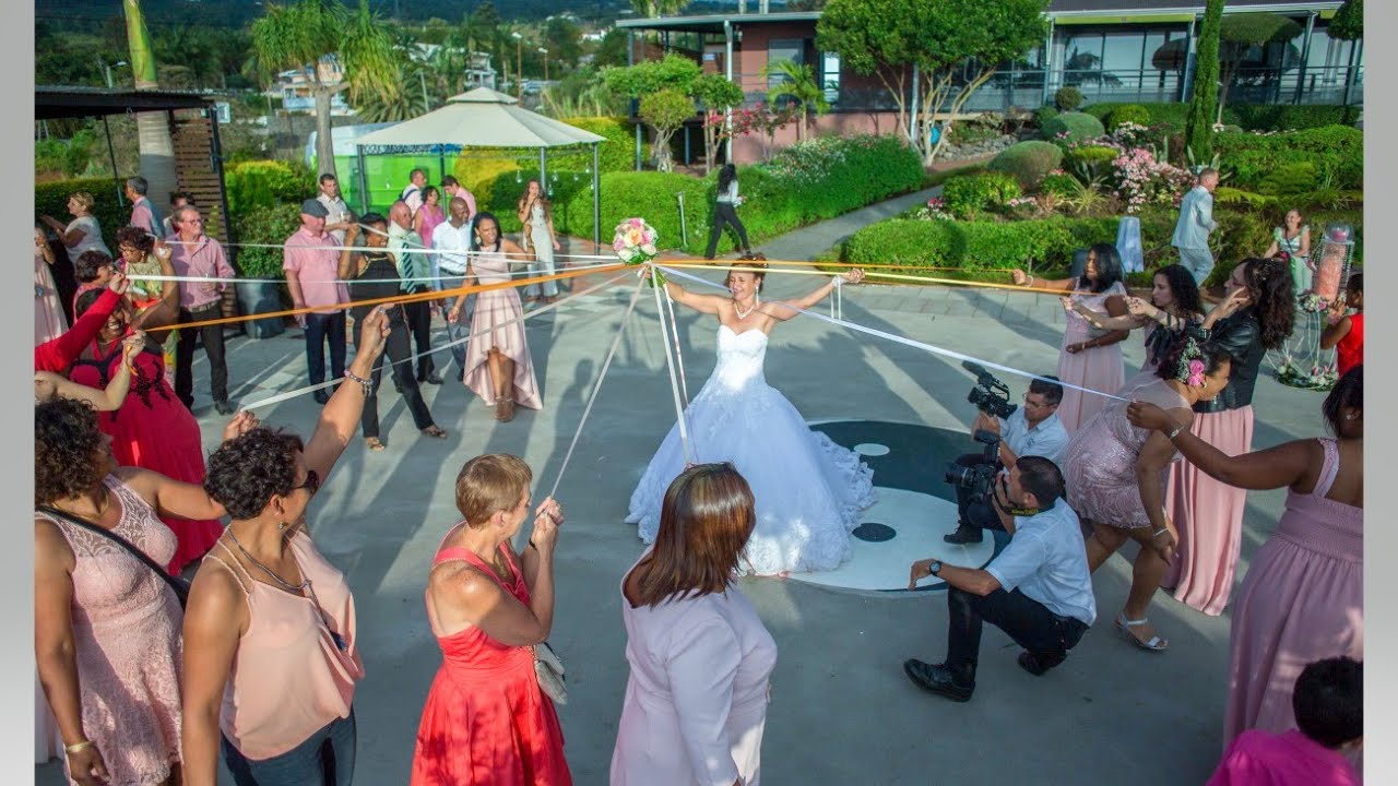 LANCER DU BOUQUET  façon ruban ❤️❤️ île de la Réunion