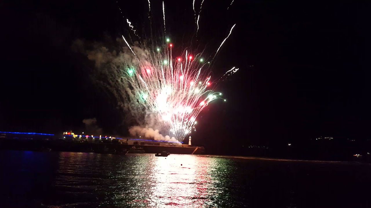 St.Ives Cornwall New Years Eve Fireworks 2015/2016 YouTube