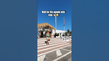 Acro in public 👀📣