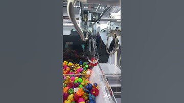 RED Duck claw machine win! #shorts #clawmachine #daveandbusters #arcade #win #toys #red