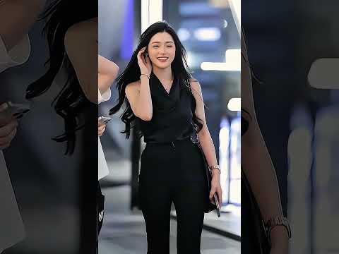 Beautiful Chinese Girl | Chinese Street Fashion #shorts #chinesefashion #streetstyle #tiktok