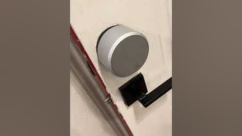 How to Change out the batteries on an August Lock.