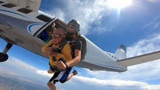 90-year-old Purple Heart recipient finally lives out skydiving dream