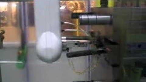 R17 robot arm loading/unloading molding machine