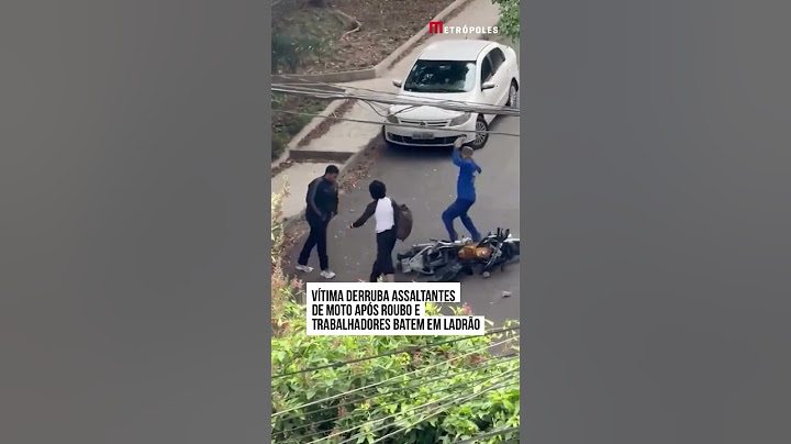 Vítima derruba assaltantes de moto após roubo e trabalhadores batem em ladrão