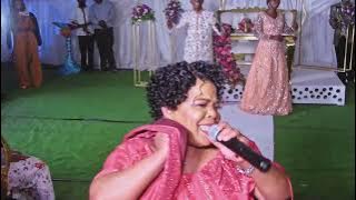 Dr Rebecca Malope - uyingcwele @ Ap Isaac and Ps Rhandzu Wedding