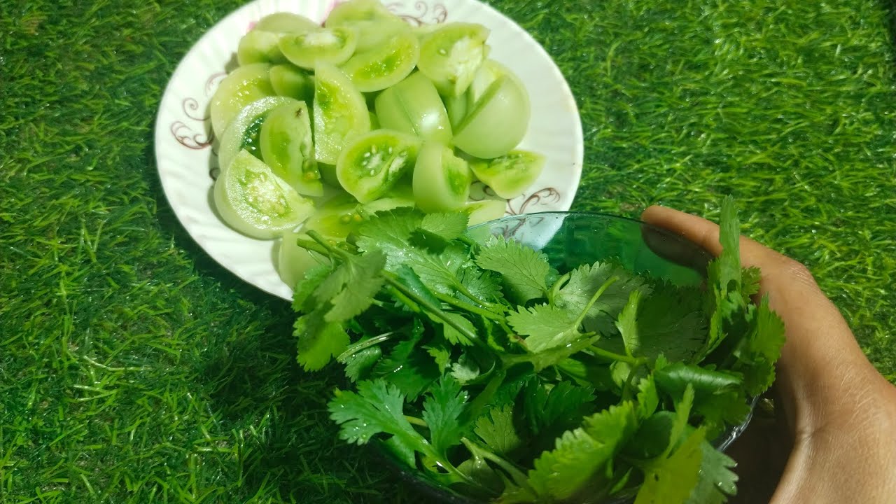 Вкусный и необычный рецепт с сырыми помидорами и небольшим количеством кинзы. Уникальный рецепт К...