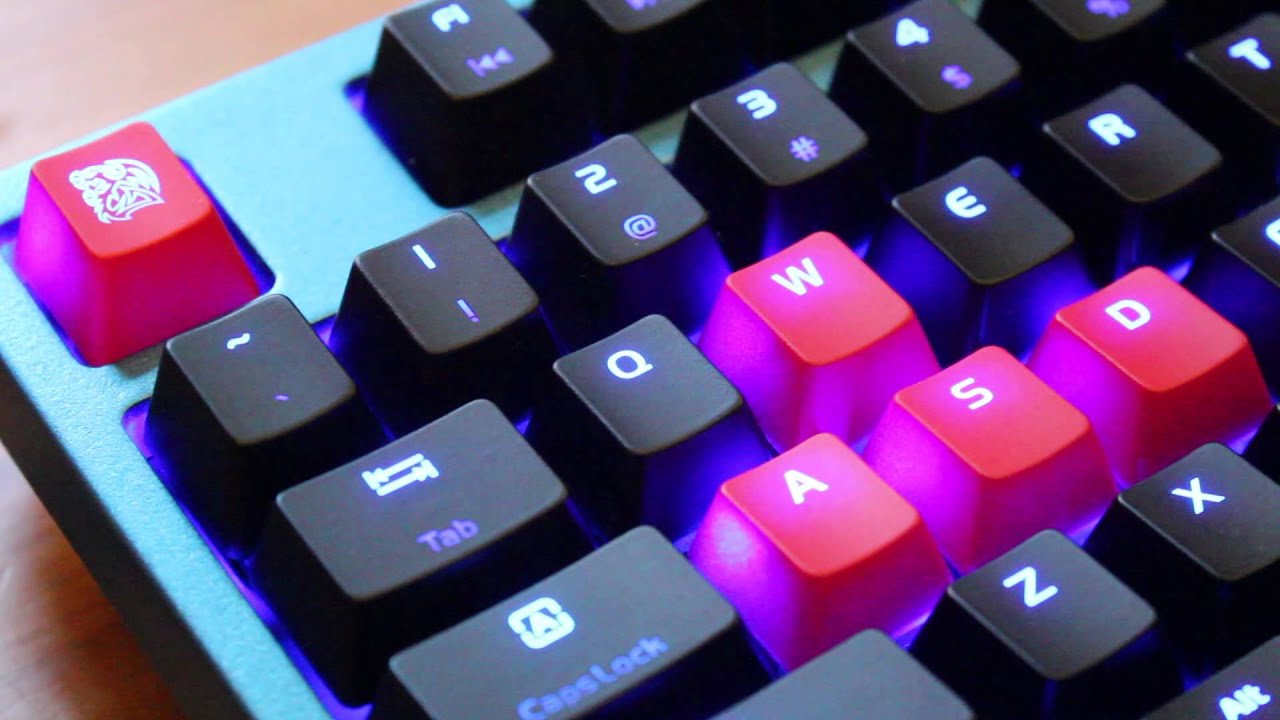 Preview : Custom Metallic Cyan Blue : Tt eSPORTS Poseidon ZX Mechanical Keyboard