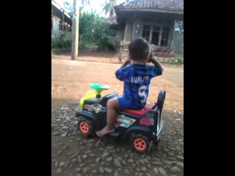 Anak kecil bawa mobil - YouTube Anak kecil bawa mobil - YouTube