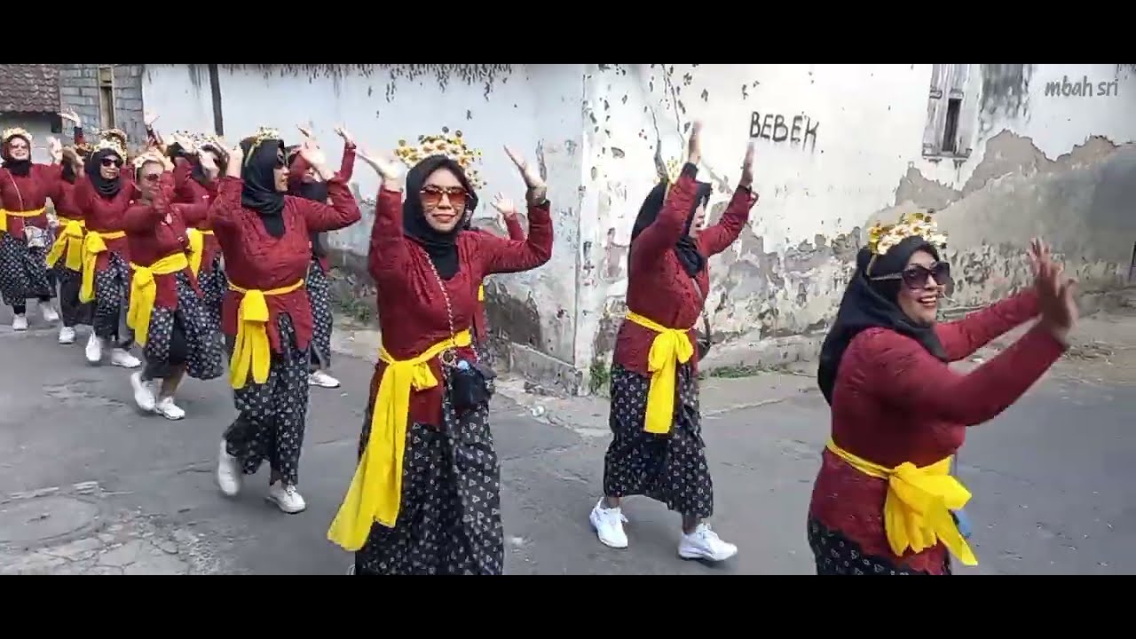 KIRAB GUNUNGAN DESA MALANGJIWAN, KEBONARUM, KLATEN 07 10 2025@mbah_sri