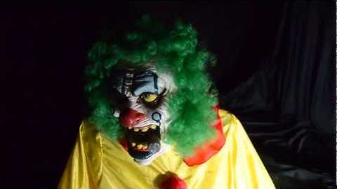 HAUNTEDPROPS.COM  SMOKEY THE CLOWN ANIMATED FOGGER