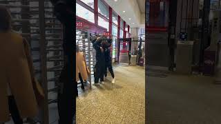 Unconventional Turnstile Gate Hopping Demonstration