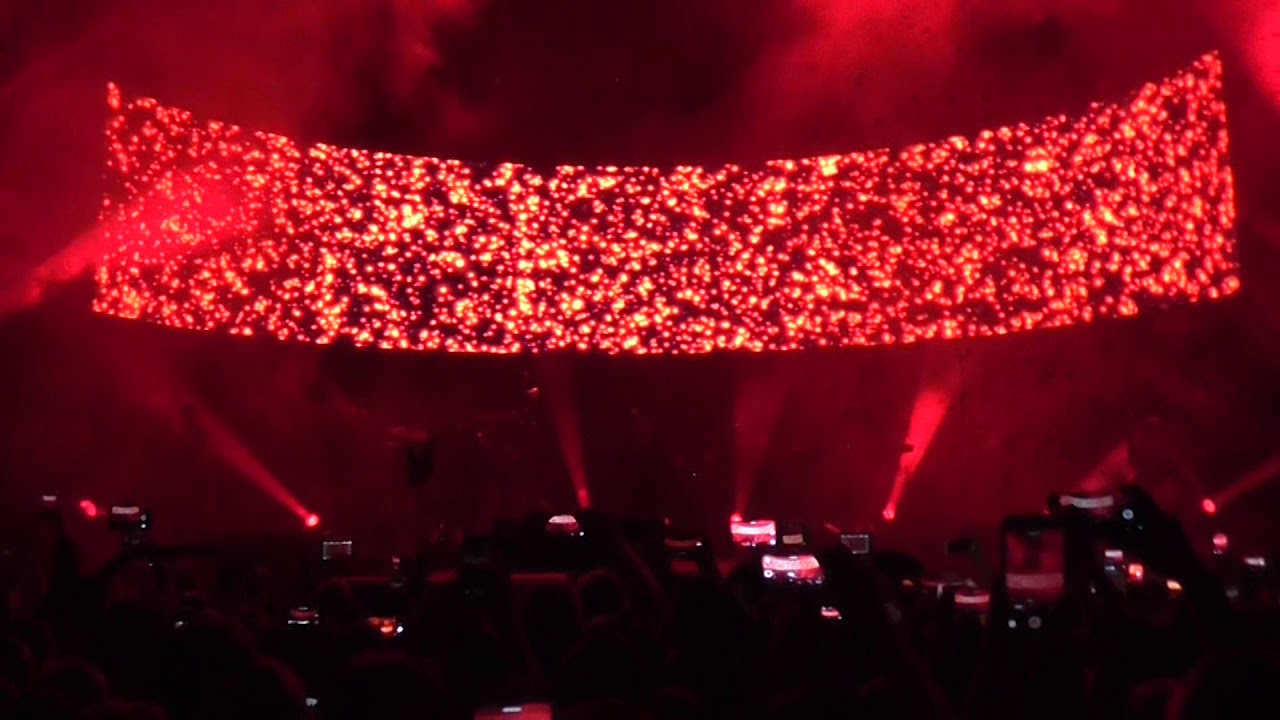 Би-2 - Лётчик (Ледовый Дворец ВТБ 25.11.2017) - YouTube