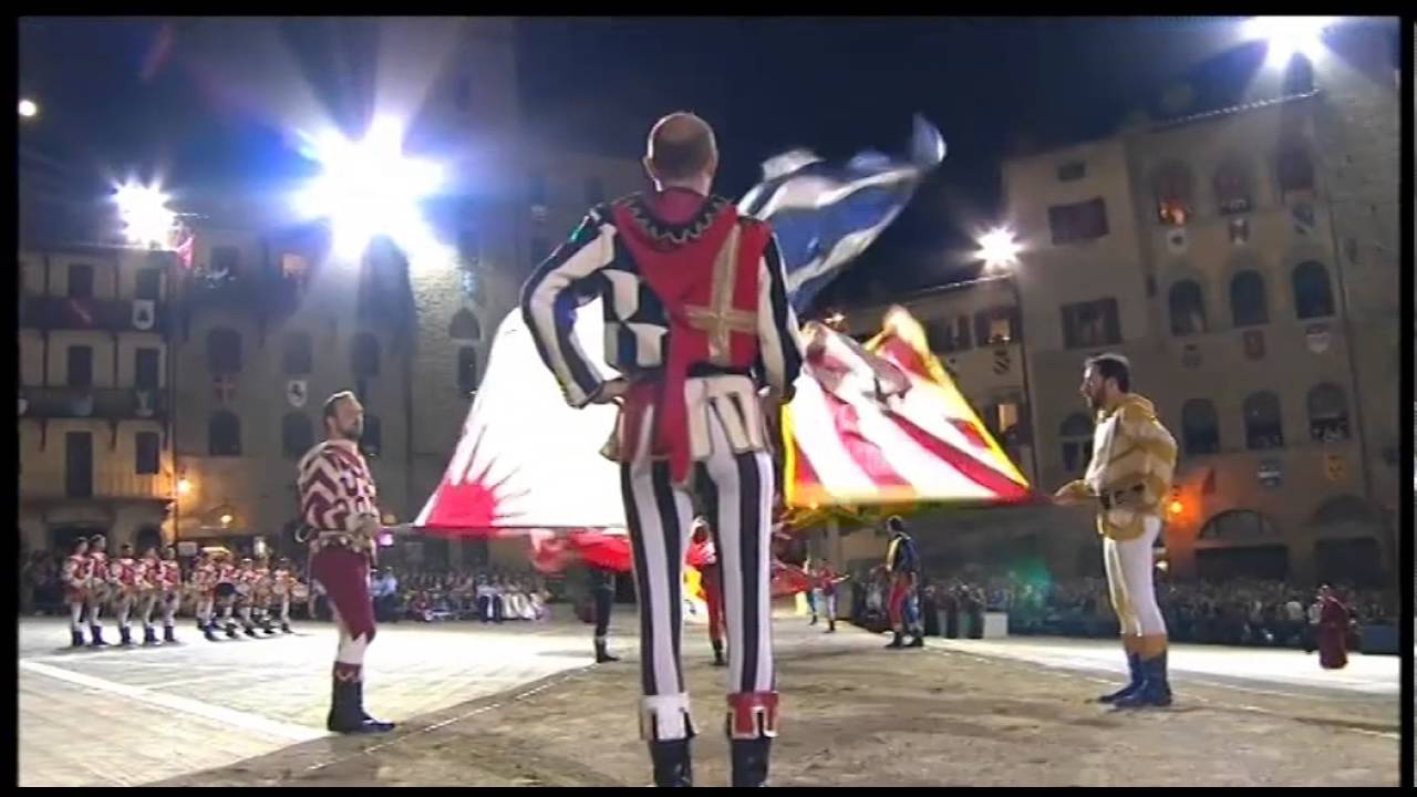 Giostra di San Donato, il saggio del Gruppo Sbandieratori di Arezzo