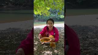 River Camping: Roasting Pig Head on Bamboo 🔥