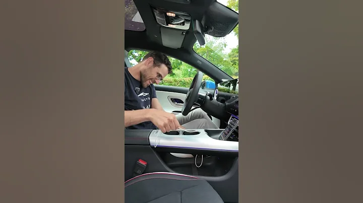 💡Cable hole in the interior of the all-new Mercedes CLA!