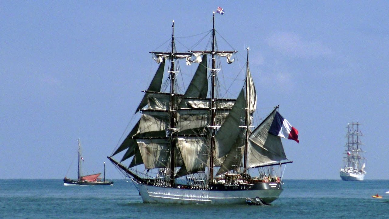 Départ des bateaux des "Voiles de légende" Dunkerque