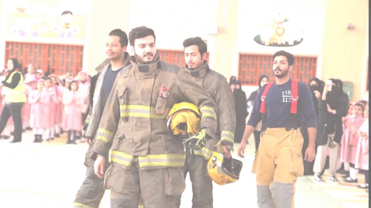 عملية إخلاء وهمي لرجال الإدارة العامة للمطافي في مدرسة الصابرة (بنات) الحبشية بمنطقة سعدالعبدالله