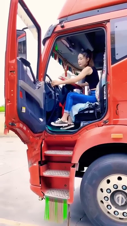 Truck driver chinese girl #shorts #girldriving #trending #truck #viral