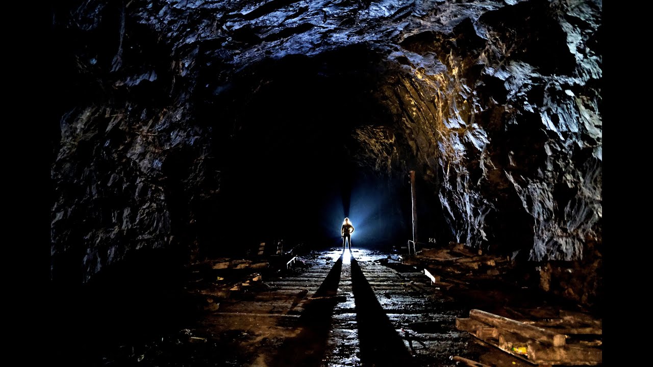 Больше чем метро. Заброшенный туннель-убежище времен войны в Мурманске.
