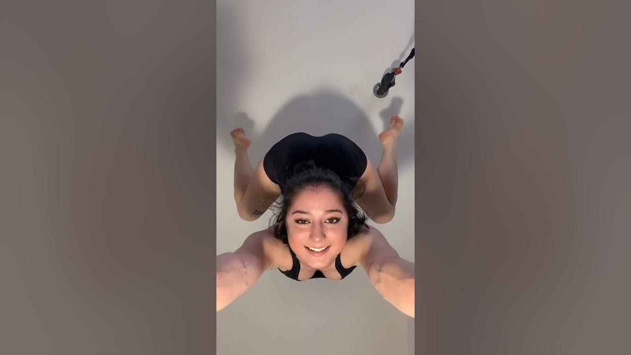 Bugs bunny challenge ( on a handstand )😳🍑🤤 tik tok tren - YouTube