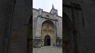 Visita la Iglesia de San Cristóbal en Comillas 😉 Arte barroco y un secreto de cine