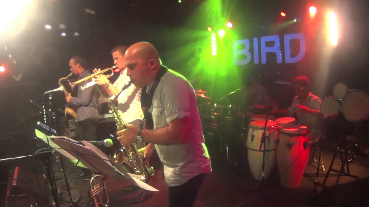 在 YouTube 上觀看「Mark de Jong & Latineo - Rollercoaster Ride * horn special」 在 YouTube 上觀看「Mark de Jong & Latineo - Rollercoaster Ride * horn special」