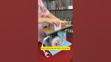 Small right angle labeling machine help factory save  labor cost with little investment.###labeling